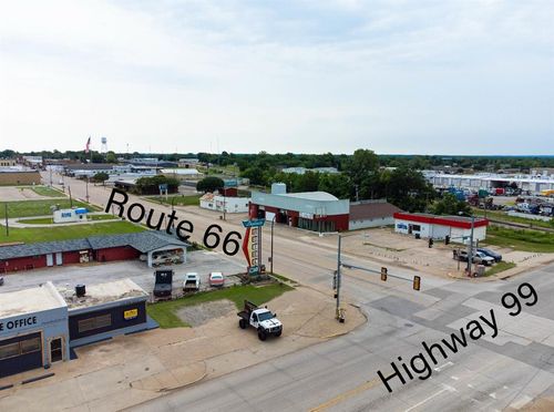 718 W Main St, Stroud, OK, 74079-3620 | Card Image