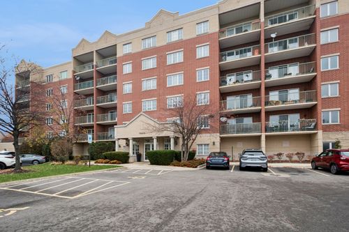 unit-609-7450 Lincoln Ave, Skokie, IL, 60076-3891 | Card Image