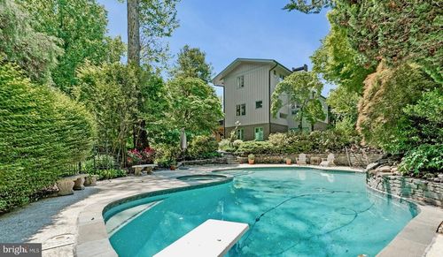 6952 Kyleakin Ct, MCLEAN, VA, 22101-1556 | Card Image