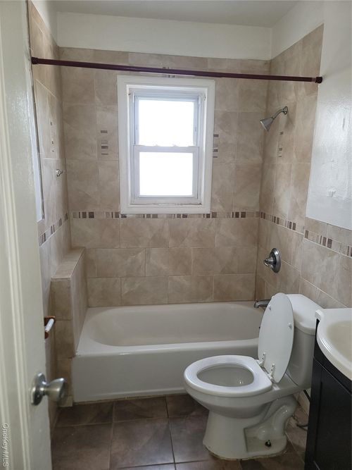 102-34 Van Wyck Expy, South Richmond Hill, NY, 11419 | Card Image