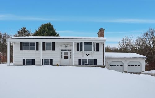 32 Homestead Ave, Greenfield, MA, 01301-9627 | Card Image