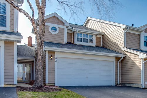 42 Sarahs Grove Ln, Schaumburg, IL, 60193-1665 | Card Image