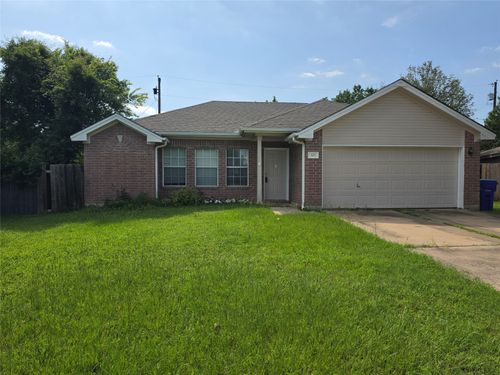 305 China Cv, Elgin, TX, 78621-3066 | Card Image