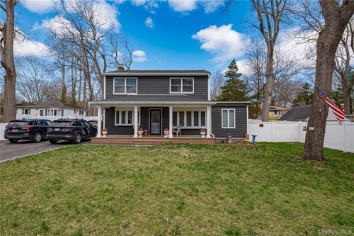 27 Half Mile Rd, Middle Island, NY, 11953-1437 | Card Image