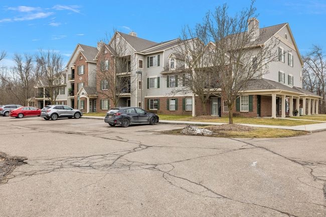 12303 Pinehurst Ln, Condo with 2 bedrooms, 2 bathrooms and null parking in Grand Blanc MI | Image 8