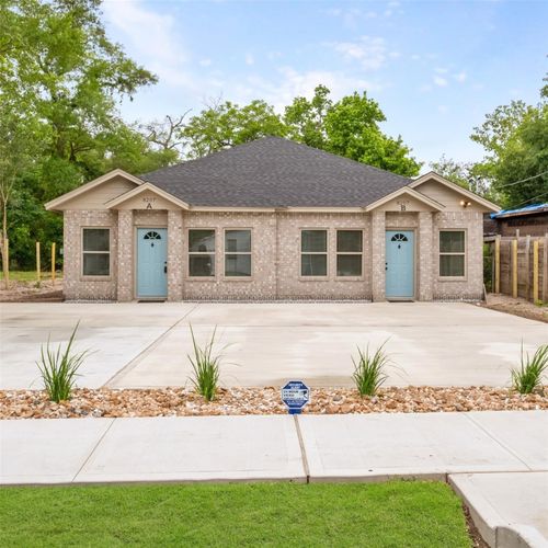 b-8207 Sandra St, Houston, TX, 77016-5943 | Card Image