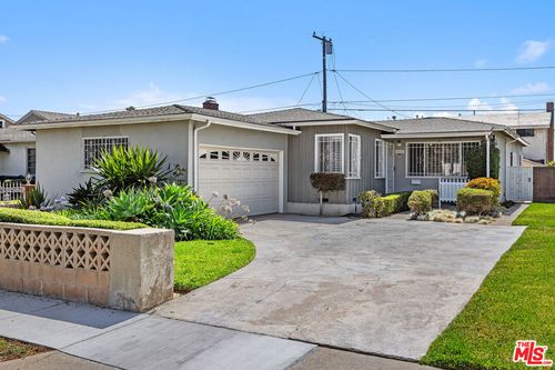11619 Daleside Ave, Hawthorne, CA, 90250-1922 | Card Image