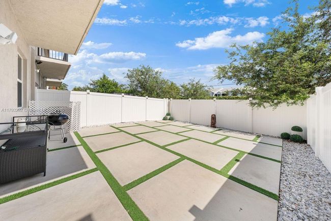 837 Se 16 Th Ct, Townhouse with 3 bedrooms, 3 bathrooms and null parking in Homestead FL | Image 10
