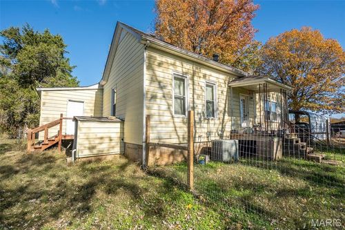 9562 Highway C, Poplar Bluff, MO, 63901-9569 | Card Image
