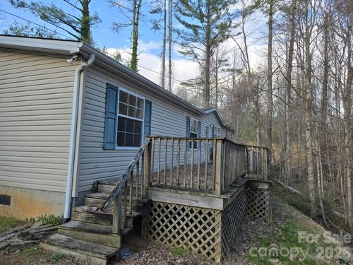 6 Woodland St, Spruce Pine, NC, 28777-9271 | Card Image