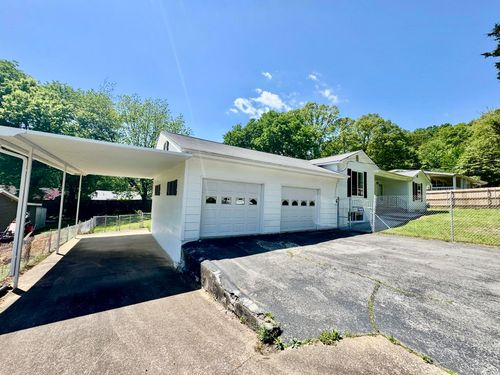 216 W Walden Circle, Soddy Daisy, TN, 37379 | Card Image