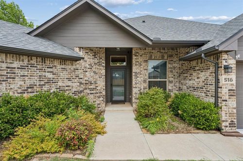 516 23rd Ave Ne, Norman, OK, 73071-2136 | Card Image