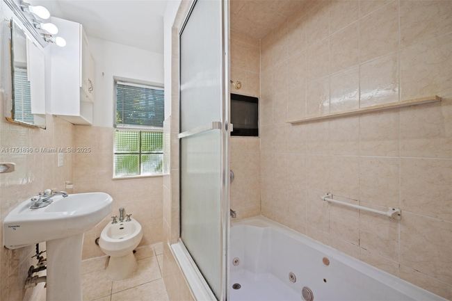 10635 Ne 11 Th Ct, House other with 3 bedrooms, 2 bathrooms and null parking in Miami Shores FL | Image 13