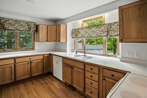 67-920 Mildred J Ct, Brighton, MI, 48116-3798 | Card Image