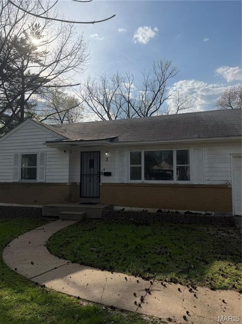 2 Marcel Ct, Saint Louis, MO, 63135-1506 | Card Image