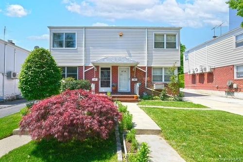 6720 211th St, Oakland Gardens, NY, 11364-2506 | Card Image