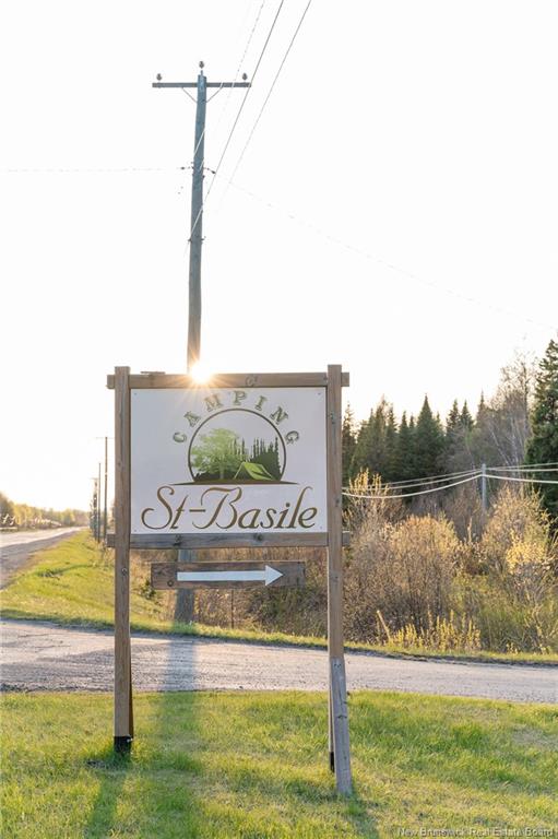 Commercial Sale in Saint-Basile