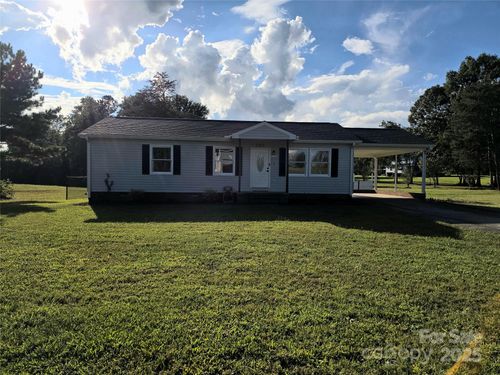 2363 Edna St, Catawba, NC, 28609-9302 | Card Image