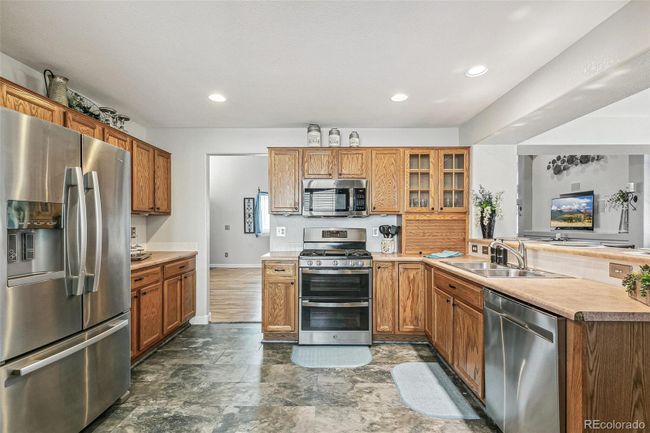 6370 Snowberry Ave, House other with 4 bedrooms, 3 bathrooms and 2 parking in Firestone CO | Image 9