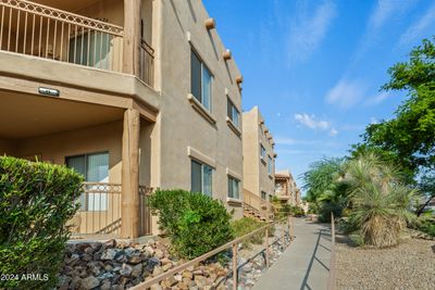 202 - 16545 E Gunsight Drive, Condo with 2 bedrooms, 3 bathrooms and null parking in Fountain Hills AZ | Image 2