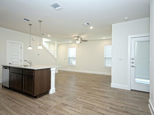 411 Parkline Dr, Condo with 3 bedrooms, 2 bathrooms and 2 parking in Georgetown TX | Image 6