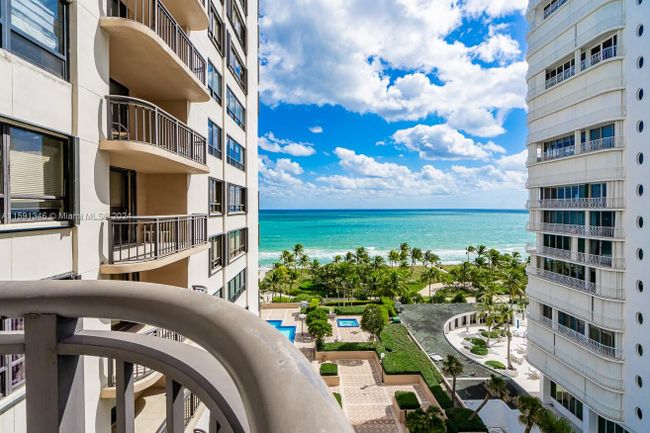 804 - 10175 Collins Ave, Condo with 3 bedrooms, 3 bathrooms and null parking in Bal Harbour FL | Image 33