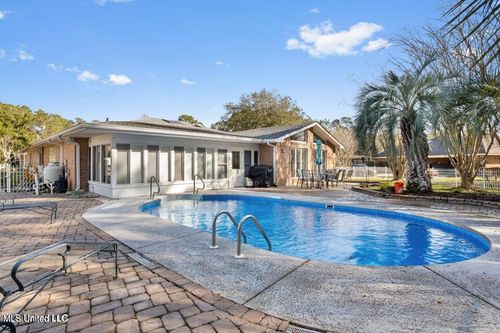 219 Tantallon Dr, Ocean Springs, MS, 39564-9195 | Card Image