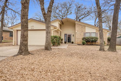 4515 Indian Oaks Trl, Arlington, TX, 76017-3144 | Card Image