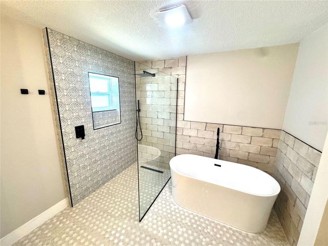 6524 Senegal Palm Way, House other with 3 bedrooms, 2 bathrooms and null parking in APOLLO BEACH FL | Image 20