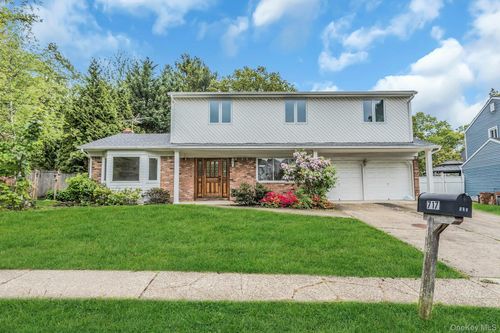 717 3rd Avenue, Huntington, NY, 11731 | Card Image