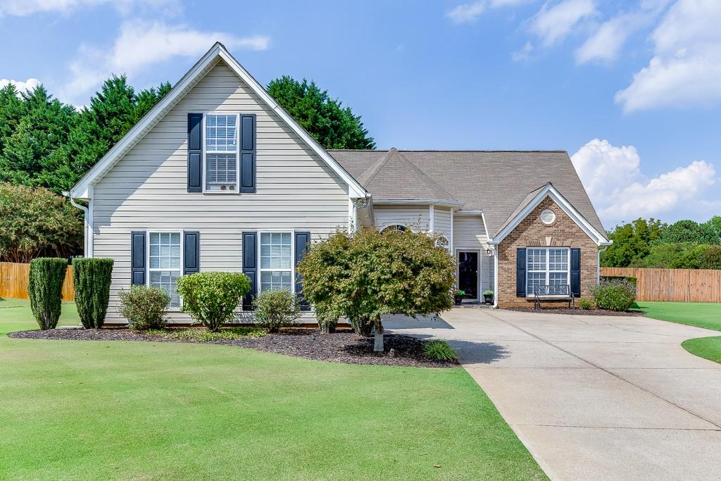 Chinook Ct, Flowery Branch, GA 30542