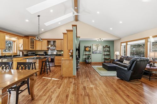 1432 Rose Pl, Roseville, MN, 55113-3130 | Card Image