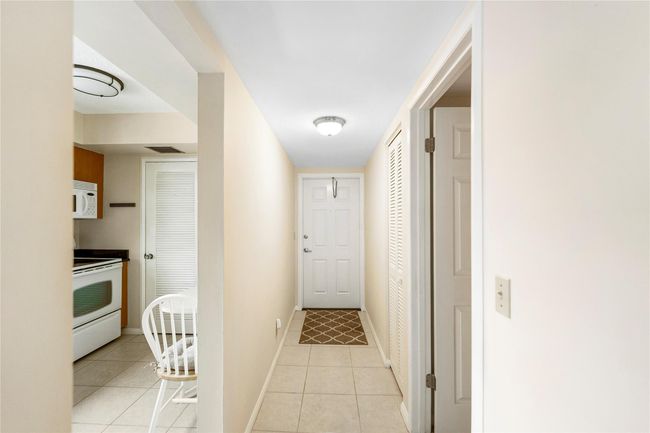 APT-304 - 3442 Ne Causeway Blvd, Condo with 2 bedrooms, 2 bathrooms and null parking in Jensen Beach FL | Image 4