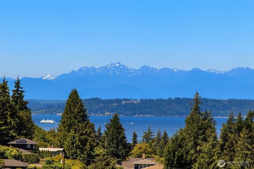 227 Highland Drive, Edmonds, WA, 98020 | Card Image