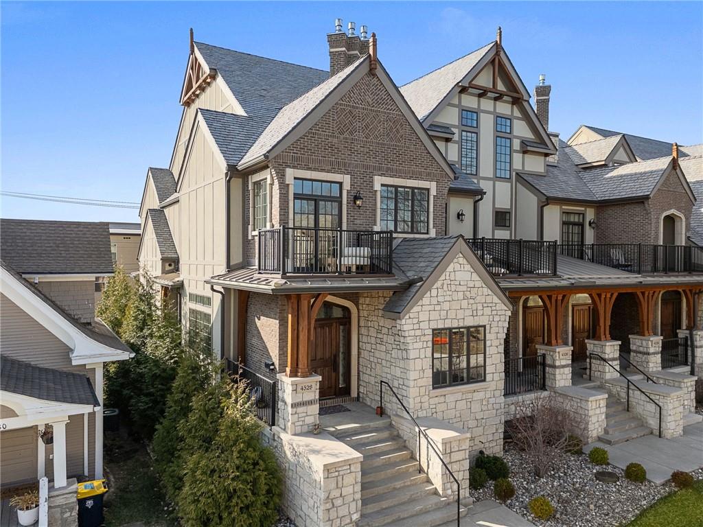 Summit St, Kansas City, MO 64111