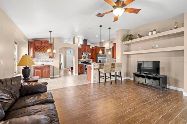 10454 Crestfield Dr, House other with 4 bedrooms, 2 bathrooms and null parking in RIVERVIEW FL | Image 4