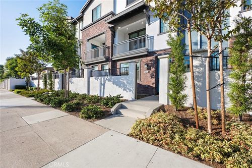 8887 Orangethorpe Ave, Buena Park, CA, 90621-1178 | Card Image