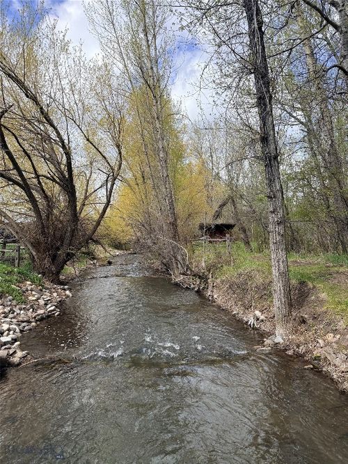 1-2 Sourdough Spur, Bozeman, MT, 59715-8548 | Card Image