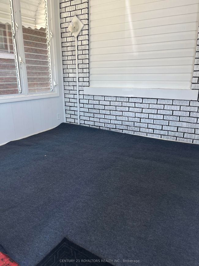 494 Rankin Ave, House other with 6 bedrooms, 2 bathrooms and 2 parking in Windsor ON | Image 4