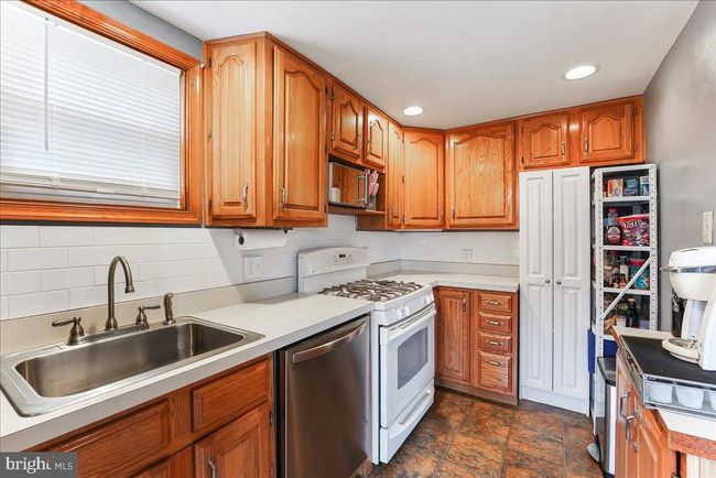 5169 Whitehall Dr, Townhouse with 4 bedrooms, 2 bathrooms and null parking in Clifton Hts PA | Image 11
