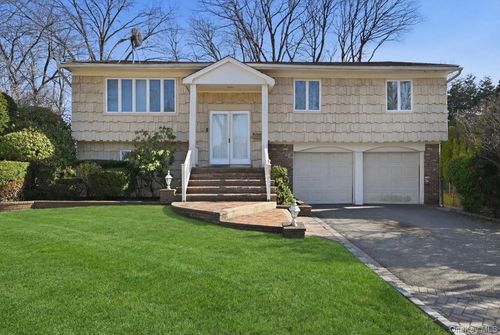 881 Buckley Pl, Westbury, NY, 11590-5810 | Card Image