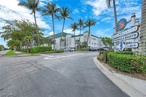 891 10th St S, NAPLES, FL, 34102-6946 | Card Image