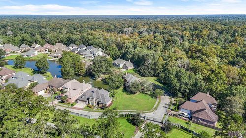 19669 River Breeze Dr, Baton Rouge, LA, 70816-3613 | Card Image