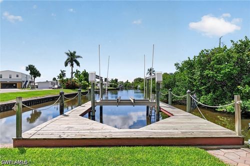 17520 Azalea Ln, FORT MYERS BEACH, FL, 33931-3165 | Card Image