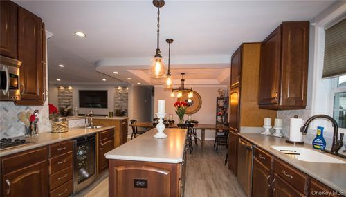 519-1661 Old Country Rd, Riverhead, NY, 11901 | Card Image