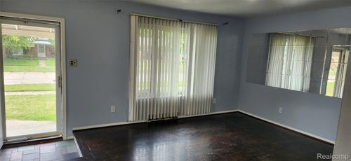 24117 Virginia Dr, Warren, MI, 48091-5821 | Card Image