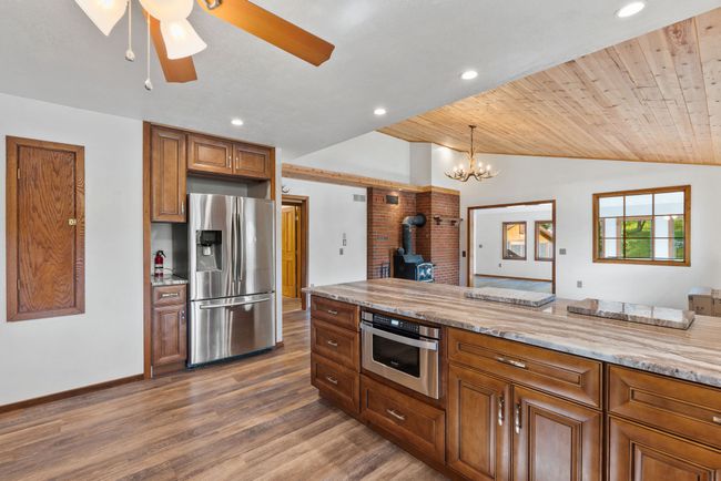Stainless appliances | Image 23