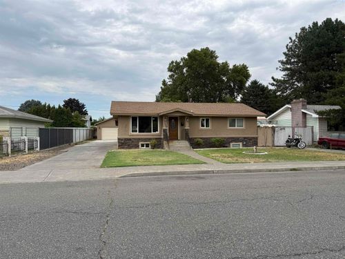 2303 W Pearl St, Pasco, WA, 99301-3325 | Card Image