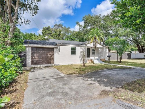 947 Ne 149th St, Miami, FL, 33161-2350 | Card Image
