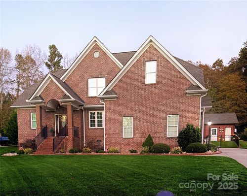 187 Winding Creek Dr, Troutman, NC, 28166-7677 | Card Image